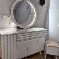 میزآرایش و آینه