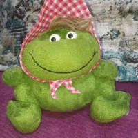 عروسک قورباغه