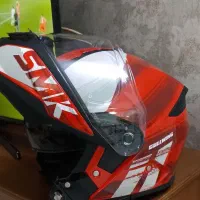 کاپشن وکلاه ایمنی