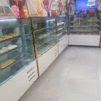 یخچال و ویترین شیرینی فروشی با دکور و تجهیزات|فروشگاه و مغازه|شیراز, لاله|دیوار