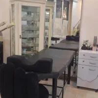 اجاره میز و صندلی و تخت در سالن زیبایی