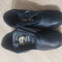 فروش دوجفت کفش ایمنی ولباس کار یک دست|کیف، کفش، کمربند|شاهین‌شهر, عطار|دیوار