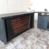 میز هایگلاس و صندلی گردان