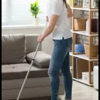 خانم جوان و مجرد جهت انجام امورات منزل