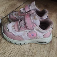 کفش بچگانه|کفش و لباس بچه|اندیشه, اندیشه فاز ۱|دیوار