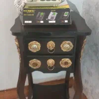 میز تلفن  به همراه تلفن رو میزی