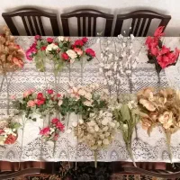 گل مصنوعی و گلدان