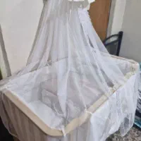 گهواره یاتخت کنارمادر