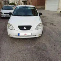 تیبا صندوقدار. تمیز کم کار کار مندی