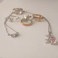 انگشتر و گردنبند