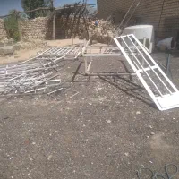 تعدادی در وپنجره