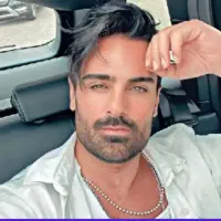 سهراب پاکزاد ۲۸ ابان سانس دوم بالکن