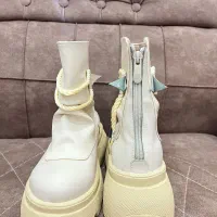 نیم بوت کفش|کیف، کفش، کمربند|رشت, یخسازی|دیوار