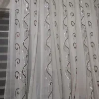 پرده حریر ۱۲متری پلیسه دوختم برای پنجره ۴متری خوبه