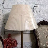 شید آباژور یا کنار سالنی کاملا نو