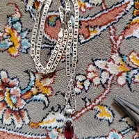 گم شده زنجیر نقره پایه یاقوتی به رنگ جگری|اشیا|سقز, |دیوار