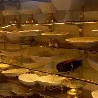 قفسه شیشه ای|فروشگاه و مغازه|الیگودرز, |دیوار