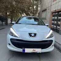 پژو ۲۰۷ اتومات پانوراما مدل ۱۴۰۴ سفید