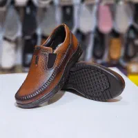 فروش کفش چرم طبیعی تکسایز برندهای معتبر|کیف، کفش، کمربند|اصفهان, تخت فولاد|دیوار