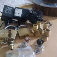 آداپتور و دوعدد کلید