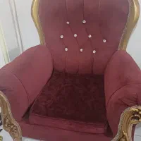 مبل ۷ نفره تمیز همراه جلو مبلی زیبا و دو تا عسلی|مبلمان خانگی و میز عسلی|رشت, نخودچر|دیوار