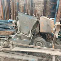 تعدادی بتن ریز ویبره بالابر