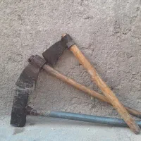 فروش دوعدد تبر و یک پتک ۶ کیلویی .