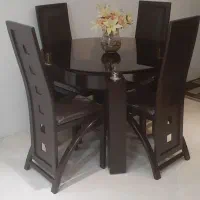 میز ناهارخوری۴نفره کاملا سالم شیک درحدنو