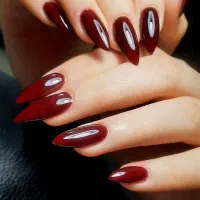 نیازمند ناخنکار برای سالن زیبایی