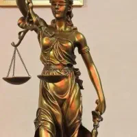 داور حقوقی تجاری و وکیل پایه ۱ دادگستری،دکتری حقوق