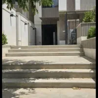 ۱۰۰ متر روبه افتاب کلید نخورده لاله ها