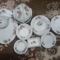 سرویس گل قرمز