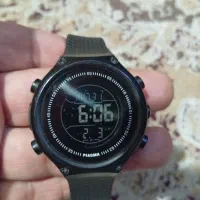 ساعت اوماکس قدیمی .ساعت کامپیوتری.