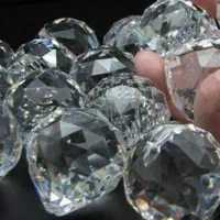 گوی گرد کریستال و دانه