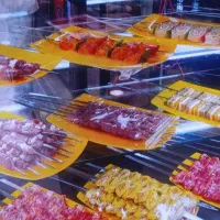 به ۱ نیروی خدماتی و ۱ تخته کار