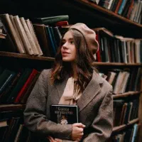 ۴ صدا خانم معمولی خوانش کتب صوتی|استخدام هنری و رسانه|تهران, سهروردی|دیوار