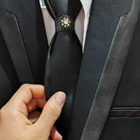 کت همراه پیراهن و کروات|لباس|شوشتر, |دیوار