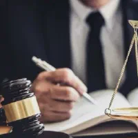 وکیل پایه یک دادگستری