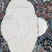 قنداق سویسی نو و لباس دخترانه تمیز وسالم درحدنو|کفش و لباس بچه|بافق, |دیوار