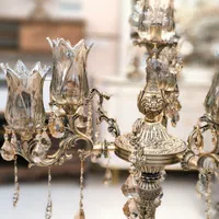 کنار سالنی آباژور ایستاده لوستری 7 لامپه (لوستر)|چراغ خواب و آباژور|تبریز, |دیوار