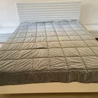 تخت خواب دو نفره با دو عدد پاتختی