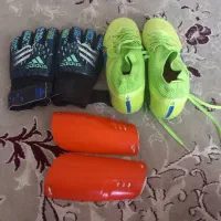 کفش فوتبال  ودستکش دروازبانی|کیف، کفش، کمربند|شهرکرد, |دیوار