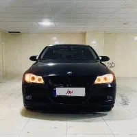 بی ام و ۳۲۰ دو برگ سند در حد