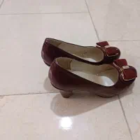 کفش مجلسی|کیف، کفش، کمربند|پرند, فاز ۶|دیوار