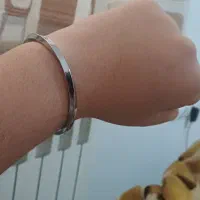 یک دستبند هم برای مردان و هم برای زنان