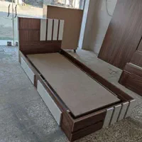 تخت تک نفره به همراه کفی تخت