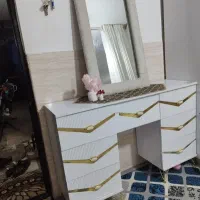 میز و آینه آرایش کنسول