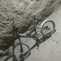 دوچرخه 16 سالم سالم فقط رینگ جلو ساچمه نداره