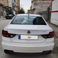 شاهین سانروف دار مدل ۱۴۰۰