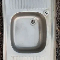 ۳ عدد سینک و یک عدد تایر فرغون